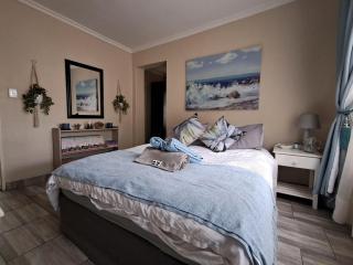 Sunflower Stables Cottage in the Garden - 5