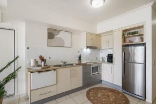 Luxurious City Centre Apartment, Space and Style - 8