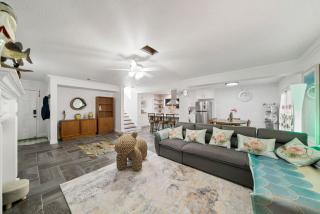 SeaWorld 15min Themed Kids Rooms Patio Fun Play - 7