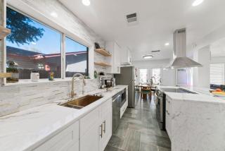 SeaWorld 15min Themed Kids Rooms Patio Fun Play - 4