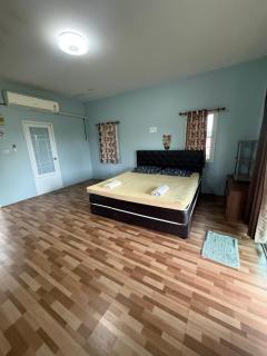 รุ้งรวีรีสอร์ท 1 - 0