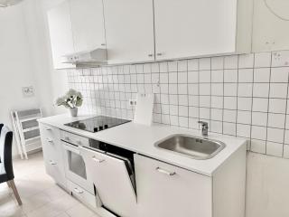 Central Spacious Long-Term Apartment - 0