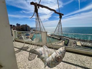 Elegant Unique Beachfront Apartment - 6