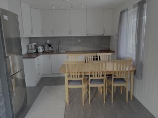 Stort hus med fire soverom og 8 senger - 8