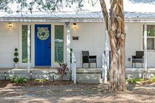 Cozy Coastal Cottage - 0