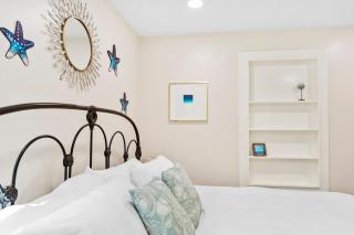 Cozy Coastal Cottage - 6