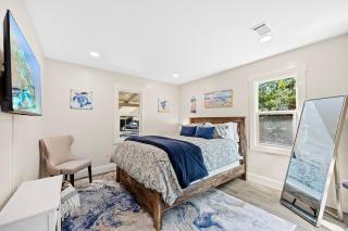 Cozy Coastal Cottage - 6