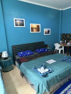 San Antonio Beach Guesthouse & Restaurant - Kata Beach - 6