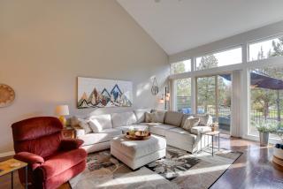 Eagle Crest Retreat Creekside Townhome with Hot Tub - 1