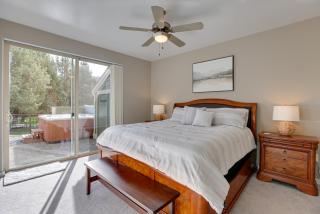Eagle Crest Retreat: Creekside Townhome w/ Hot Tub - 1