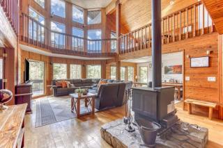 Great Blue Lodge - Spacious Ski Lodge, Hot Tub, Sauna, Game Room & More - 0