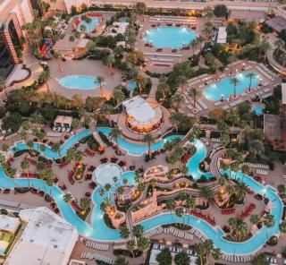 The Signature at MGM Grand, Luxury Balcony Suite, Strip View - 2