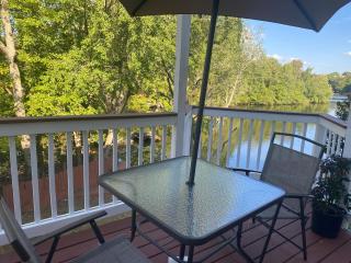 Suite in Lakeside house - 3