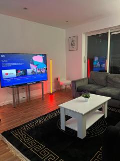 Premium 2BR Apt in City Centre - prime Location - 0