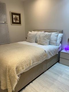 Premium 2BR Apt in City Centre - prime Location - 4