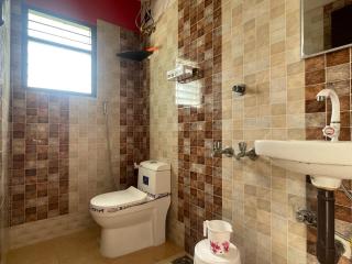 Royal Paradise Inn - 8