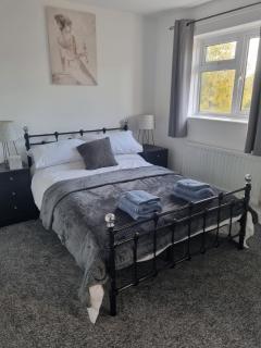 Spacious 3BR Home with Large Garden - Ashford, Kent - 5