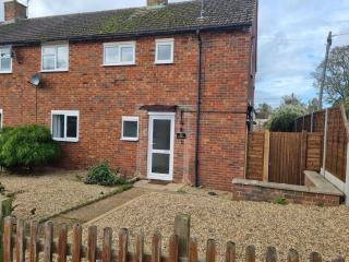 Spacious 3BR Home with Large Garden - Ashford, Kent - 5