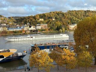 Skylight Apartment - 6