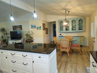 Lake Paradise Cottage - 8