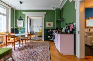 Little Gallery - Central - Baselcard - 10 min to SBB - 4