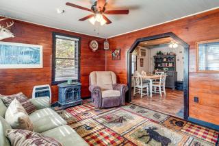 Hunters Welcome! Creekside Missouri Ozarks Cabin - 4