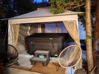 Chalet Déjà Vu Cozy Mountain Retreat - 2