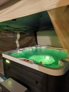 Chalet Déjà Vu Cozy Mountain Retreat - 1