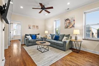 NEW! 1 Garage Spot Included! Near brown line! North Center/St. Ben's Location! - 7