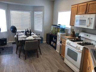 This cute 3 bedroom 2 and half bath is cozy - 7