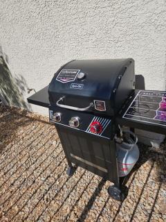 This cute 3 bedroom 2 and half bath is cozy - 5