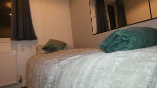 Spacious 3 Bed Maisonette close to Salford Quays and Manchester with Smart TVs and Netflix perfect for families and contractors - 7