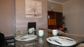 Spacious 3 Bed Maisonette close to Salford Quays and Manchester with Smart TVs and Netflix perfect for families and contractors - 6