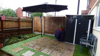 Spacious 3 Bed Maisonette close to Salford Quays and Manchester with Smart TVs and Netflix perfect for families and contractors - 4