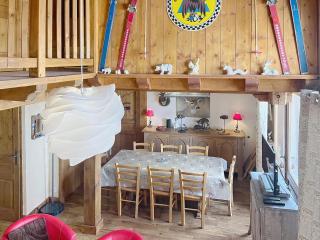 Chalet Duplex au Cœur de la Station avec Balcon et Parking - FR-1-275-222 - 8