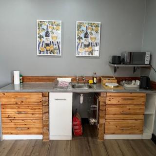 Madeley House Unit 3 near Oliver Tambo Airport - 3