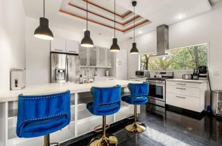 Modern Retreat Near Atlantic Station - 4