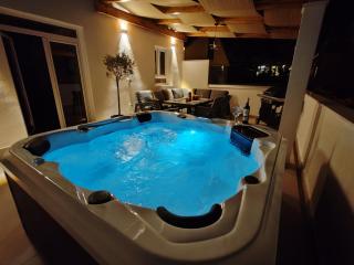 Luxury Jacuzzi Penthouse Omiš Center - 8