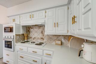 5 Mi to UT Dallas Family-Friendly Duplex with Patio - 1