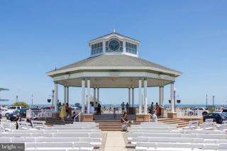 1st Floor 2BR-2BA Pool Quiet & Convenient - 6