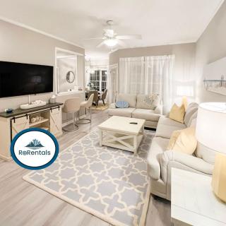 1st Floor 2BR-2BA Pool Peaceful & Near It All - 0