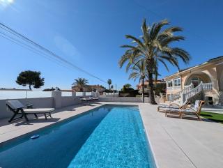 Large renovated Holiday House with private pool - 1