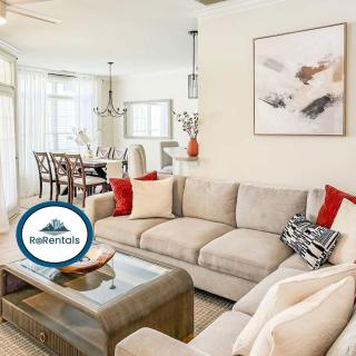 Spacious Private 2BR-2BA Pool Garage Central - 0