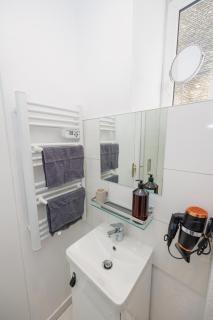 La Petite Escale - Gare de Strasbourg - Petite France - Commerces à Proximité - 9