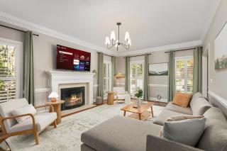 HotTub, FirePit, Basketball, 15 Min To Sedgefield - 0