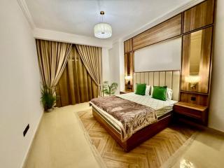 Deira Luxurious unit near metro - 9