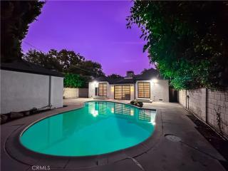 Splash and Stay Studio City - 3