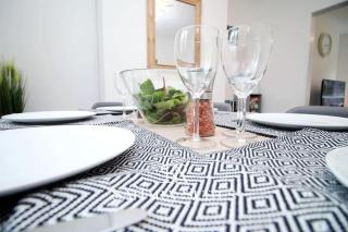 3BR Retreat Near Tredegar & Newport Hub - 2