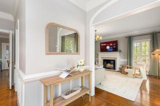 HotTub, FirePit, Basketball, 15 Min To Sedgefield - 1