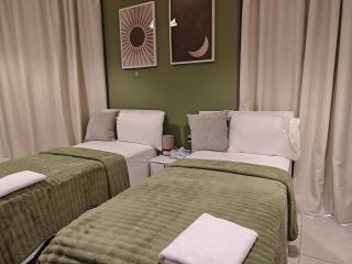 TheGrid-Downtown HomeStay Abu Dhabi - 3